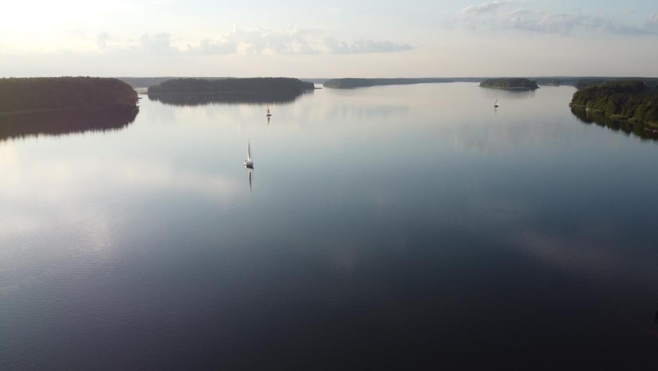Schadzka W Dwunastce Z Widokiem Na Jezioro Borsk Exteriér fotografie
