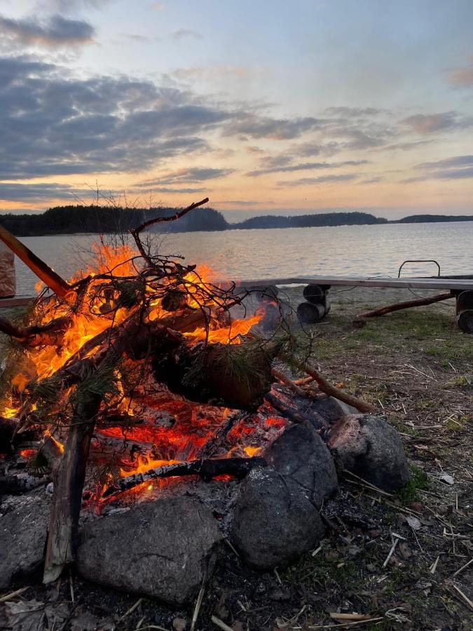 Schadzka W Dwunastce Z Widokiem Na Jezioro Borsk Exteriér fotografie