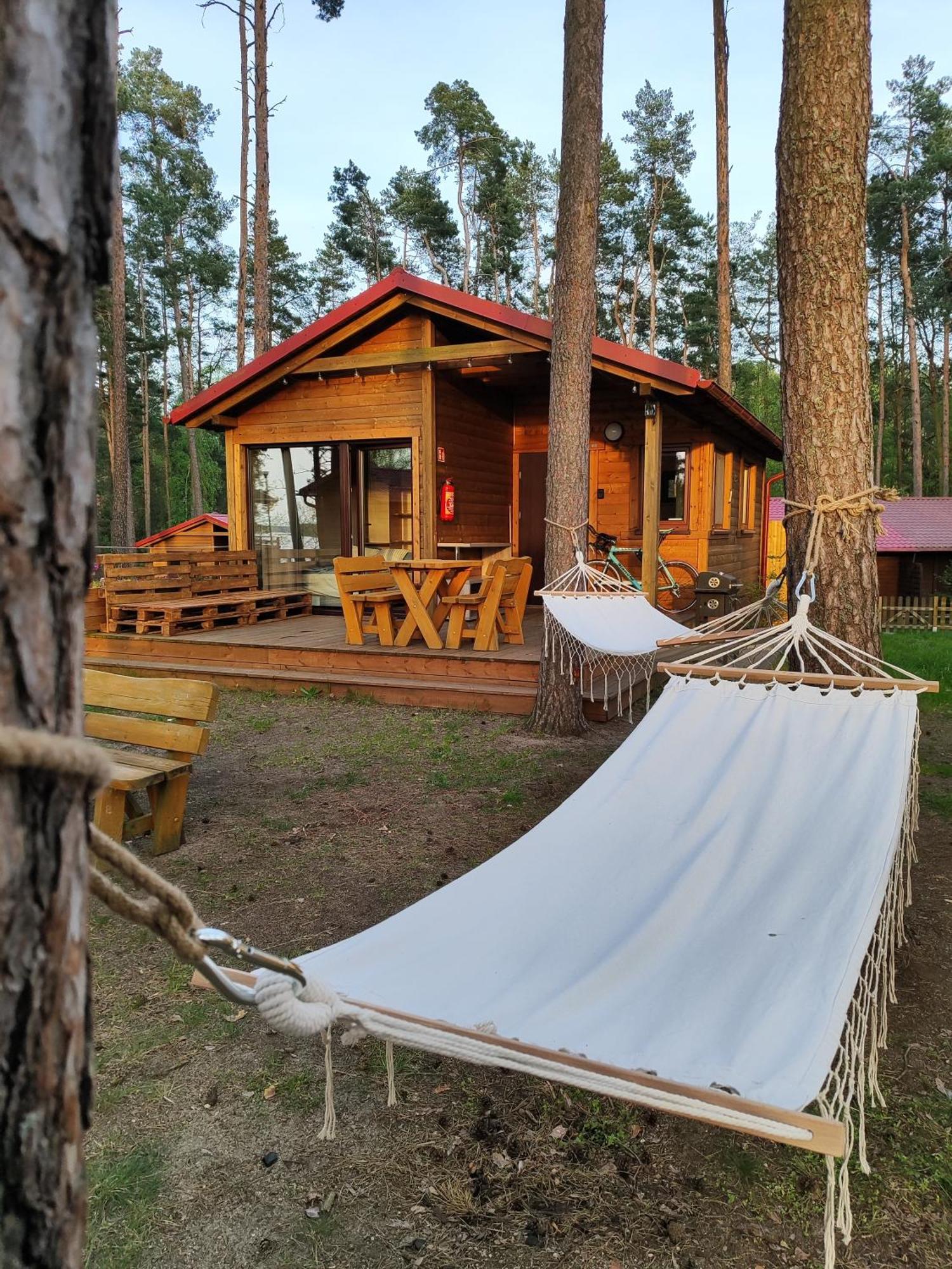 Schadzka W Dwunastce Z Widokiem Na Jezioro Borsk Exteriér fotografie